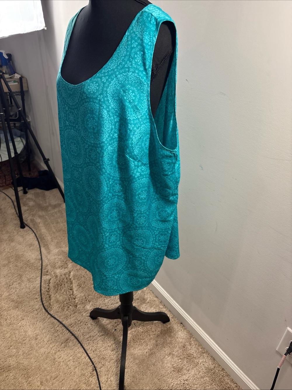 Faded Glory Teal Sleeveless Scoop Neck Tank Top. 645 - Picture 3 of 9